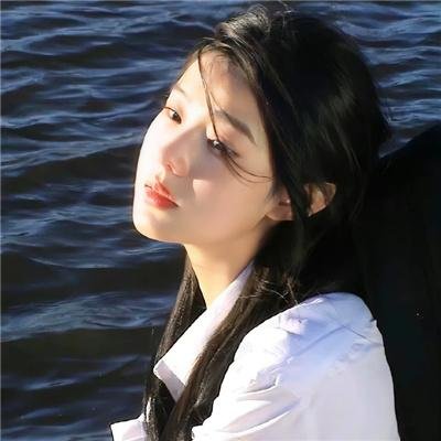 安娜·卡拉曼佐夫
